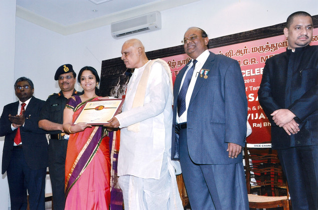 Best Doctor Award to Dr.Vijaya Ganesh